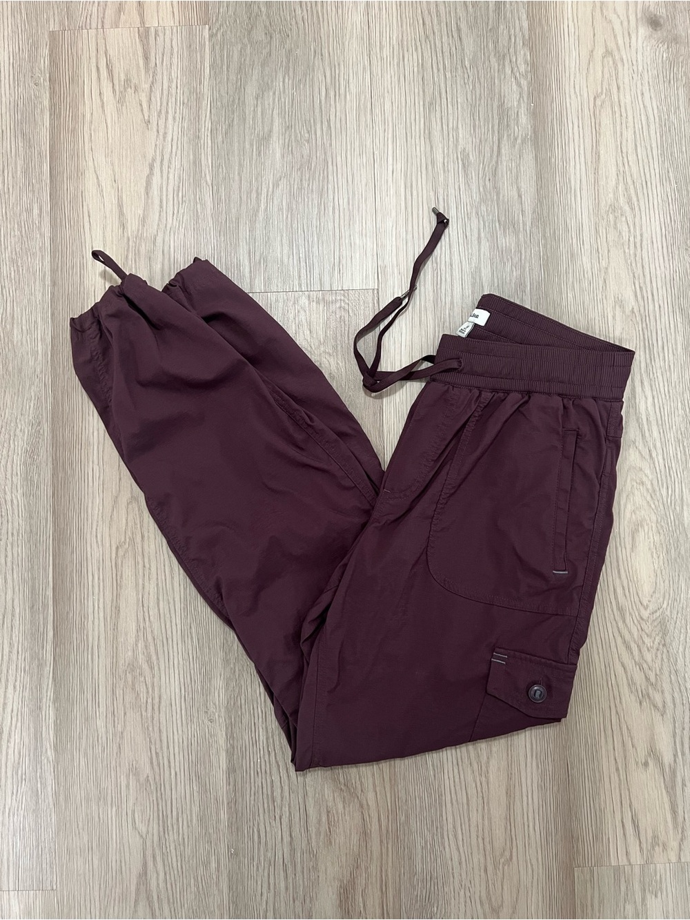 L.L. Bean Vista Camp Ripstop Burgundy Hiking Pants Size Medium Style 292741